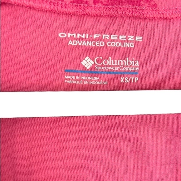(2) Columbia Women's Abstract Print Active Tee- Pink/ Blue Size XS - Picture 4 of 10